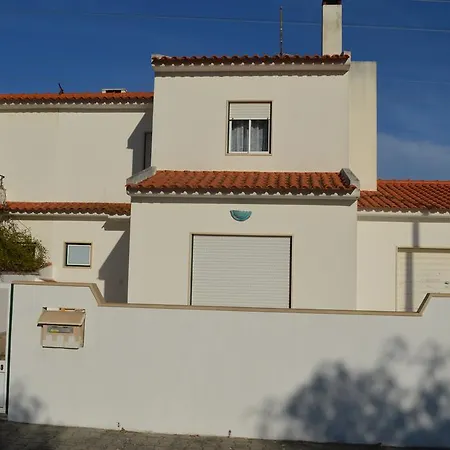 Ricardo Holidays At Nazaré